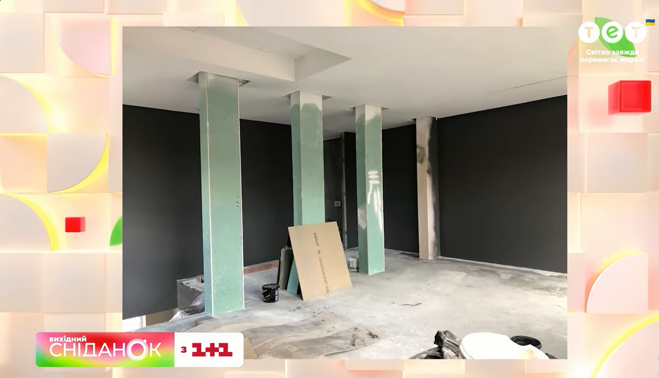 &quot;Мені цього вистачає&quot;: Позитив вперше показав свій двоповерховий будинок, де два роки триває ремонт