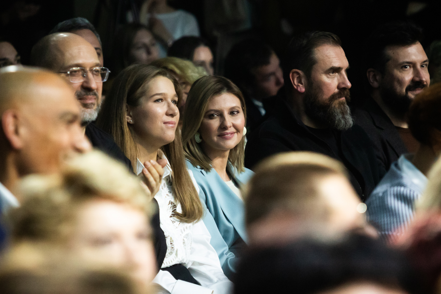 Олена Зеленська зачарувала новим образом у небесному кольорі (фото)