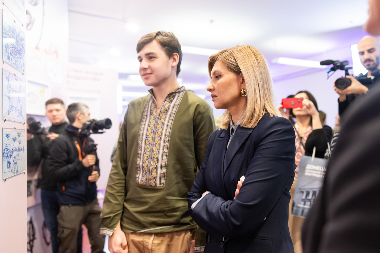 Стриманість та елегантність: Олена Зеленська вразила дипломатичним образом