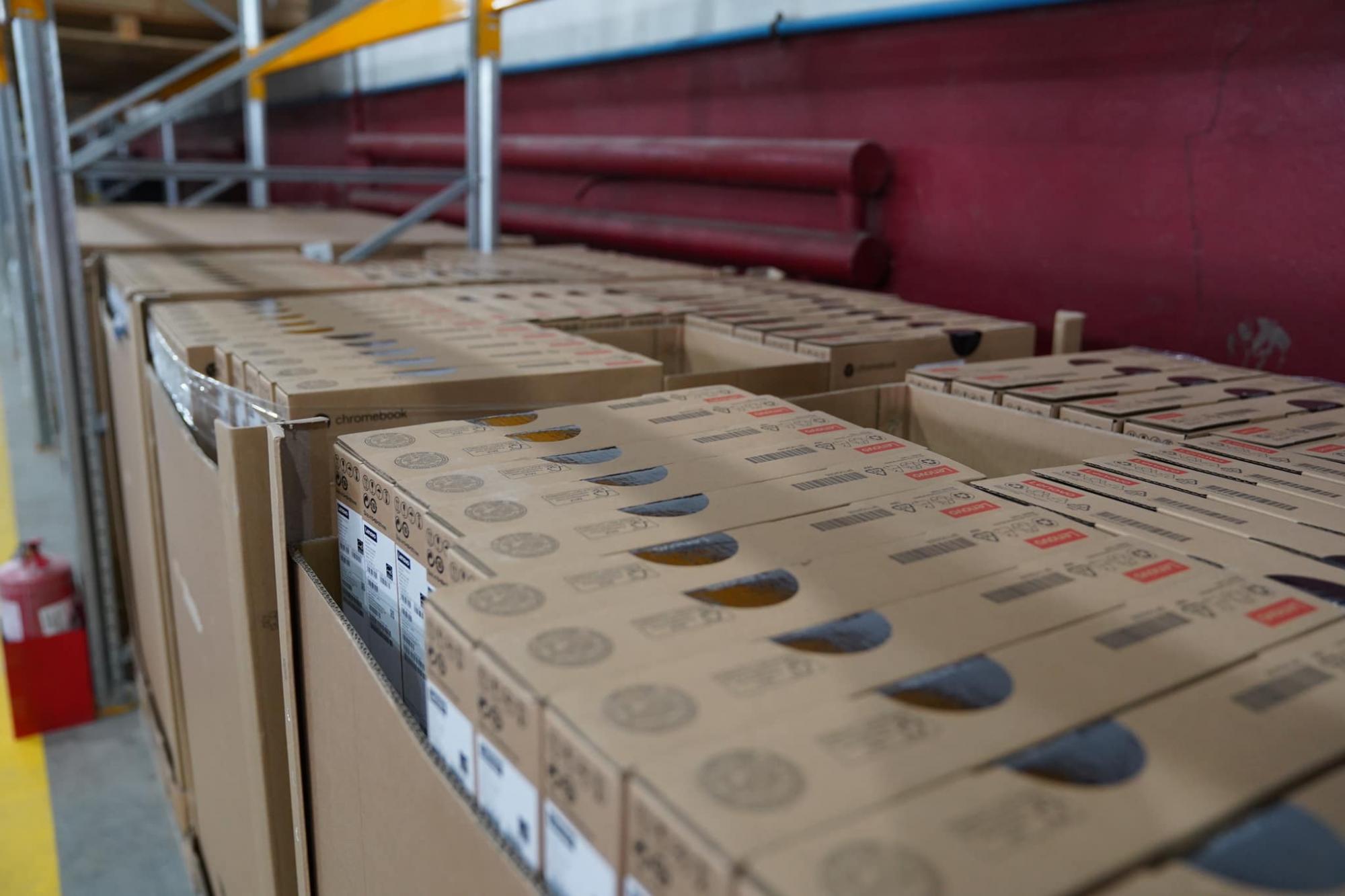 Оксен Лісовий показав, які комп’ютери отримають українські школярі