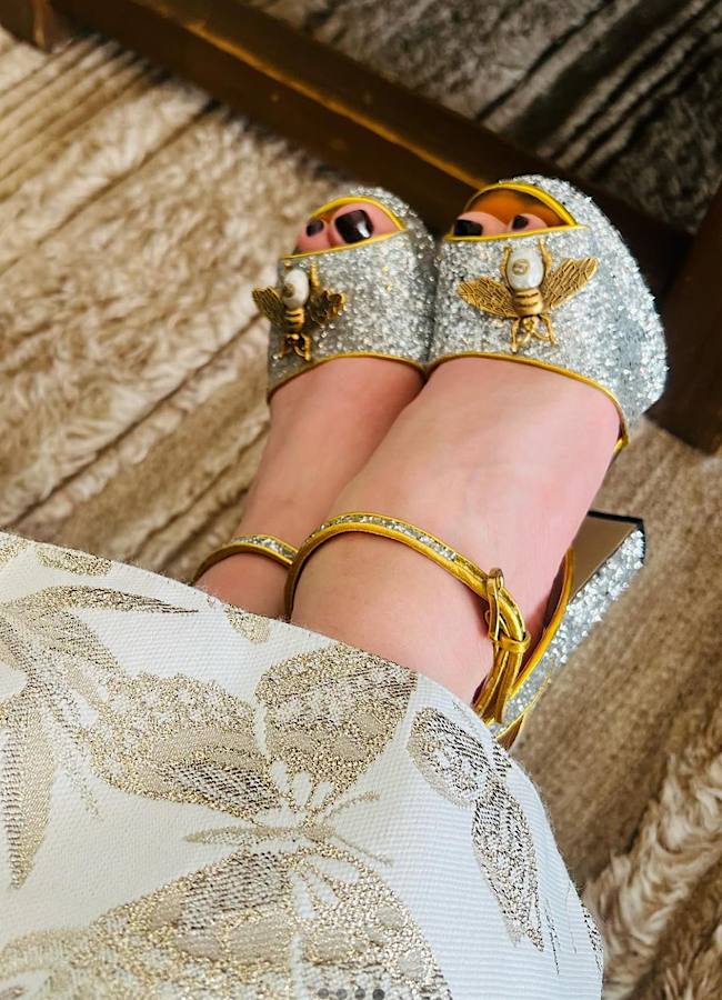 Джей Ло показала, яка ялинка прикрашатиме її будинок на Різдвяні свята: все в золоті