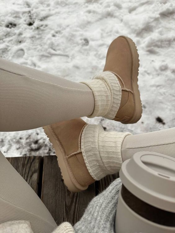 Стилист назвала самую незаменимую зимнюю обувь, которая годами не выходит из моды