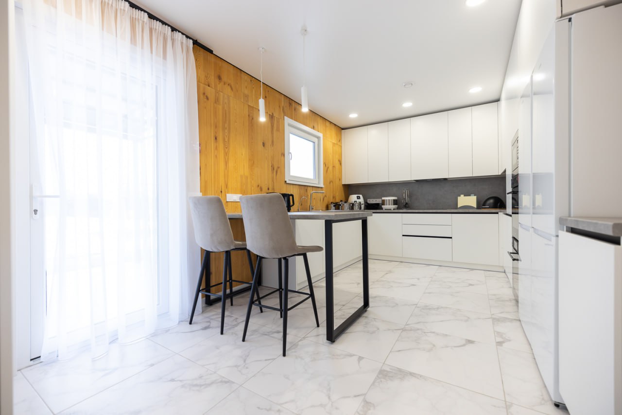 Олена Зеленська заселила багатодітну родину у новий будинок: &quot;Передала ключі&quot;