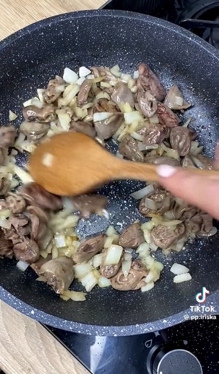 Як приготувати макаронами з курячими сердечками: рецепт смачної і бюджетної вечері