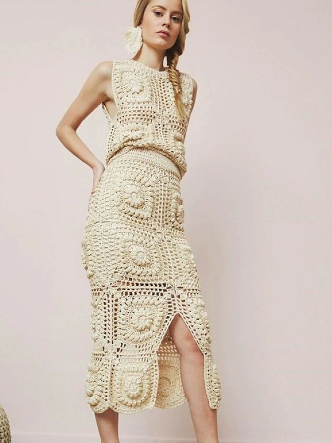 Стилистка рассказала, что такое кроше и почему эта одежда так популярна