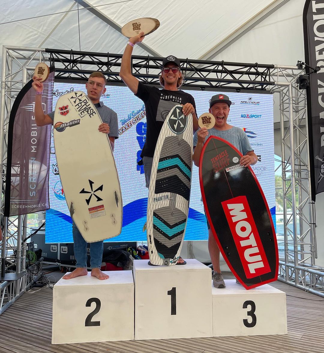 Спортсмен-серфінгіст: як виглядає рідний брат Каті Осадчої (фото)