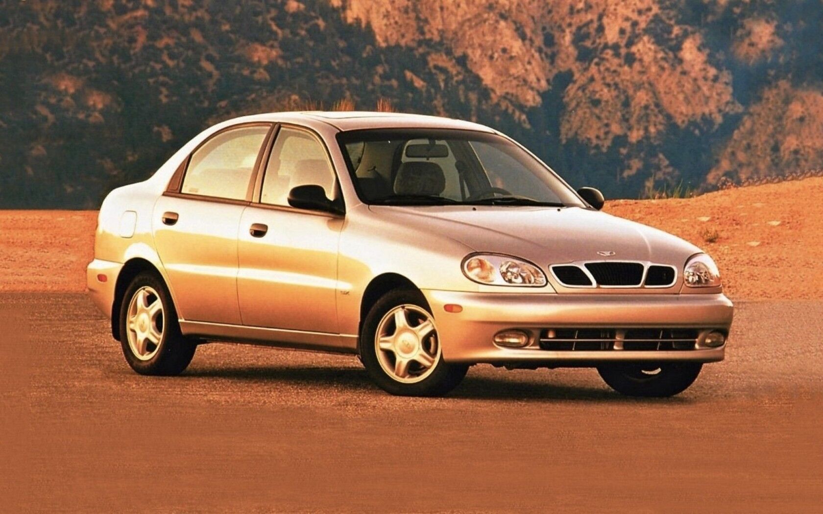 Доступні не кожному: скільки коштували нові "Запорожці" та "Волинянки"