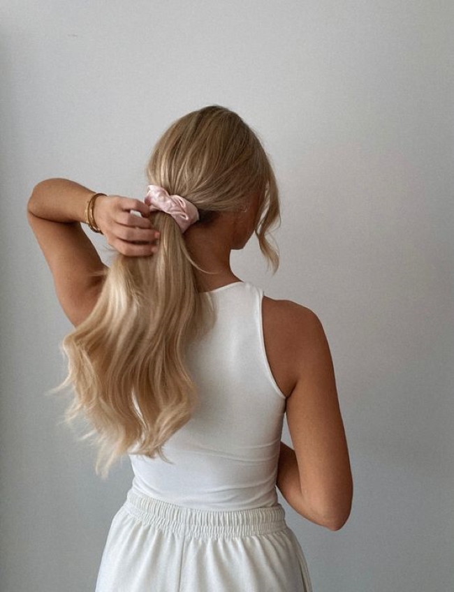 В чем польза атласных резинок для волос. Вы этого точно не знали