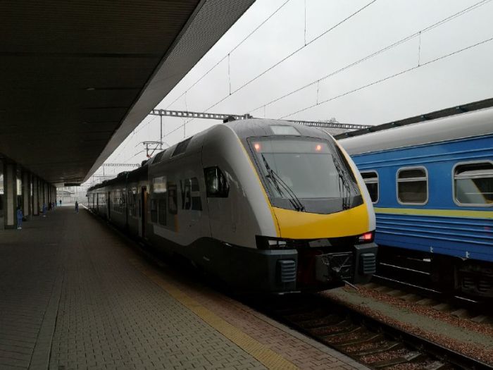 На вокзале в Киеве &quot;засветился&quot; абсолютно новый поезд: смотрите фото и видео