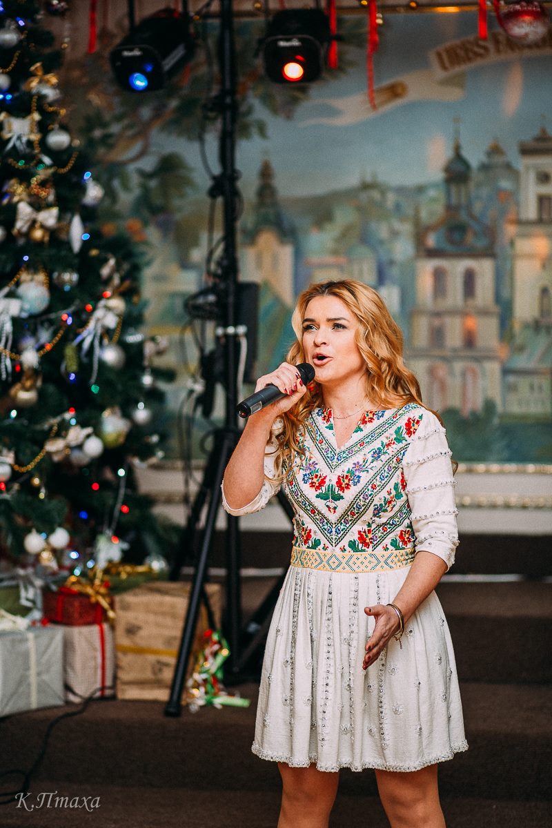 Поет и работает стоматологом: как сейчас выглядит победительница "Шанса" Олеся Киричук (фото)