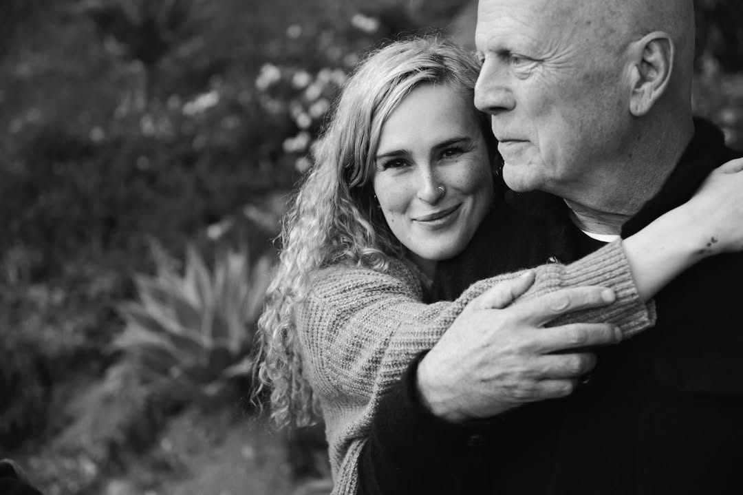 Как сейчас выглядит Брюс Уиллис: Деми Мур растрогала новыми фото в день 71-летия актера