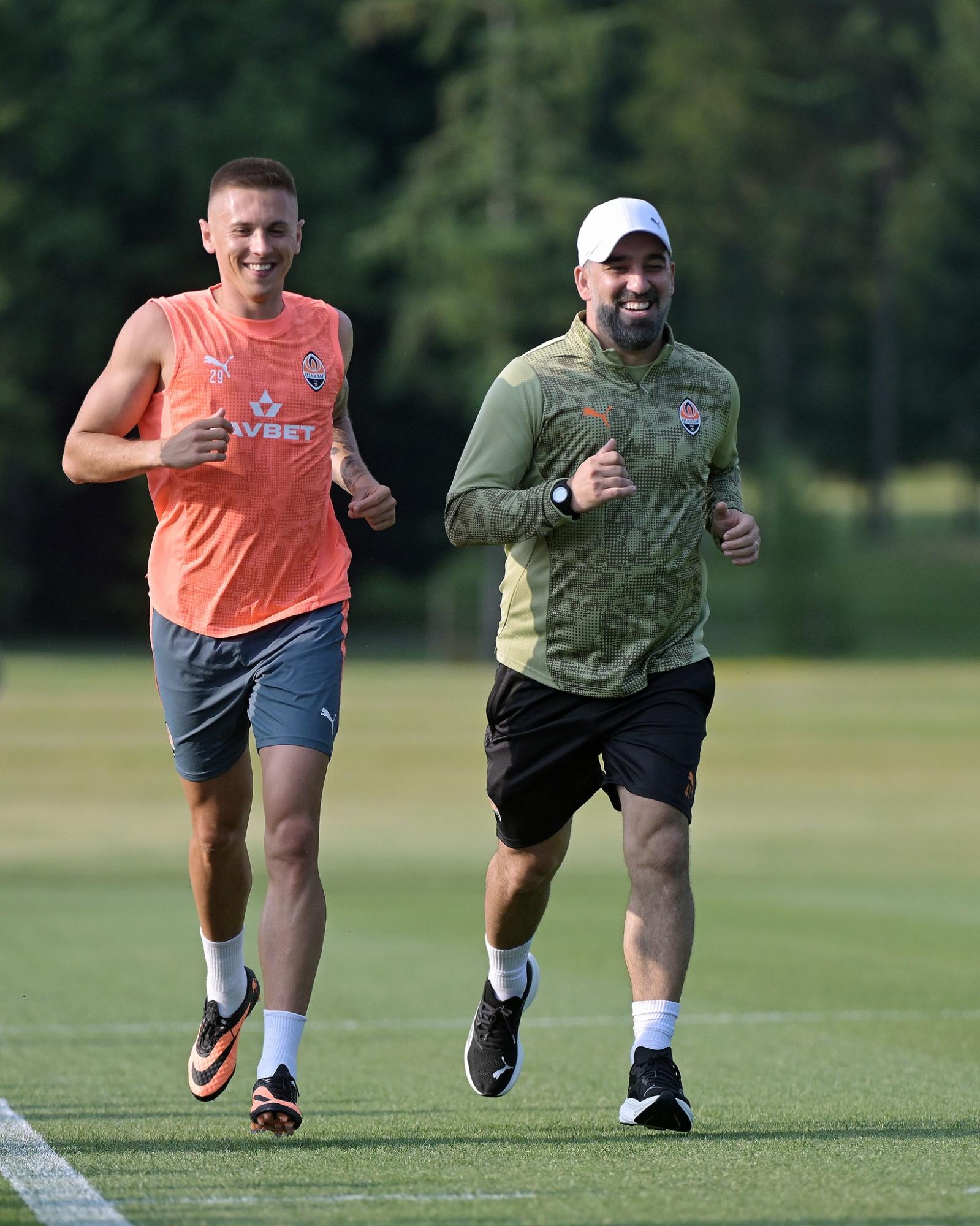 Туран провел первую тренировку с &quot;Шахтером&quot;: показал свои навыки и получил наставления от Срны (фото, видео)