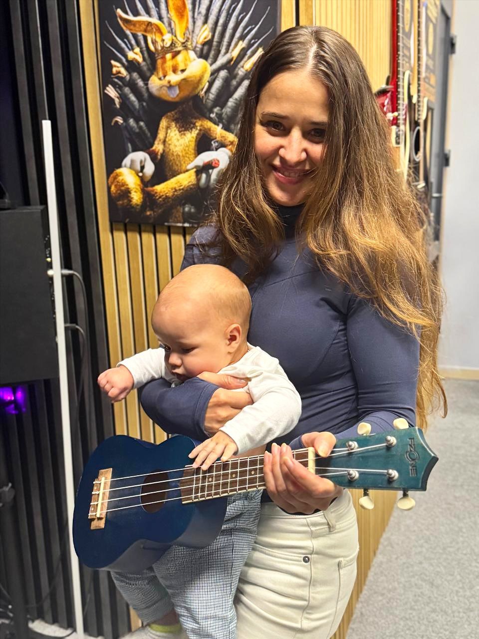 Колишня Дзідзьо вперше показала обличчя 4-місячного сина: на кого він схожий