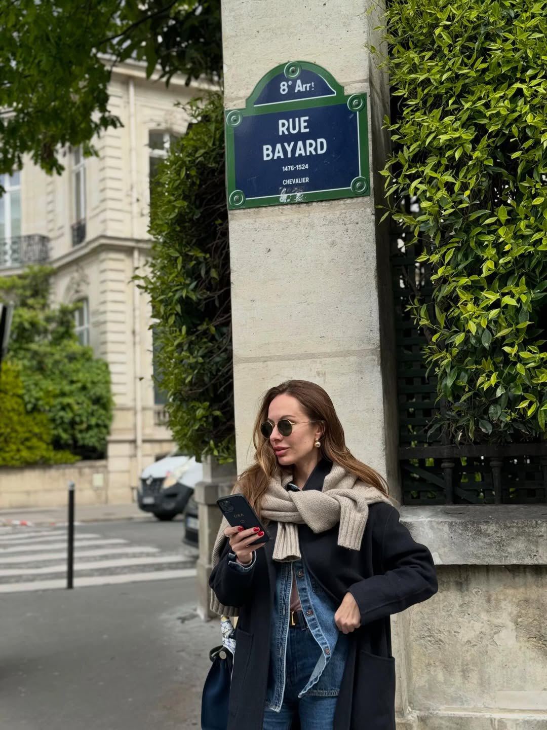 Горняк показала многослойный "лук" с пальто и свитером: повторите этот тренд