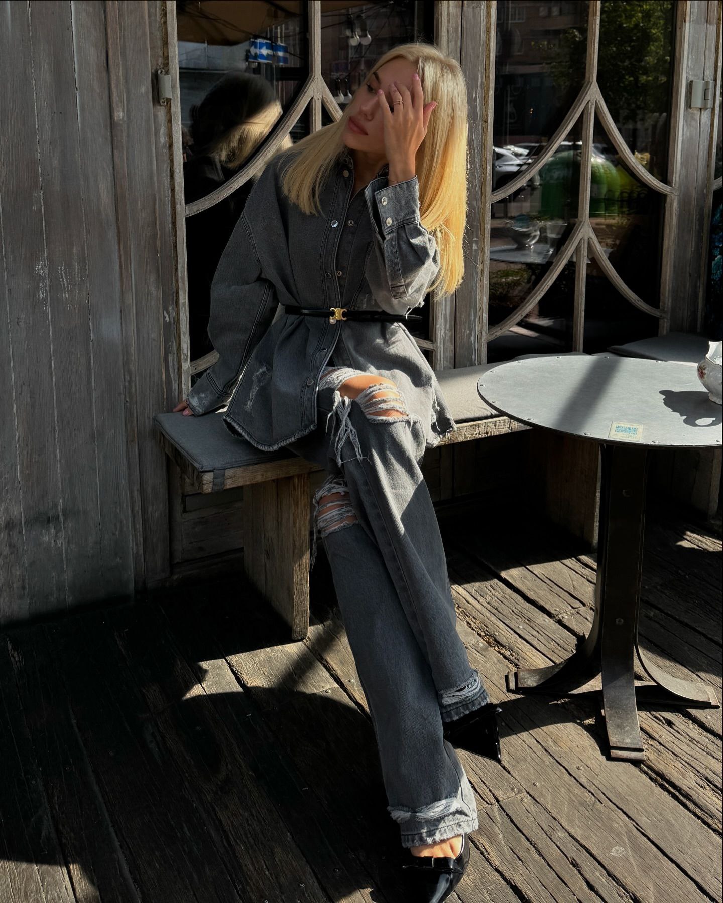 Як носити total denim цього сезону: Даша Квіткова показала стильний образ