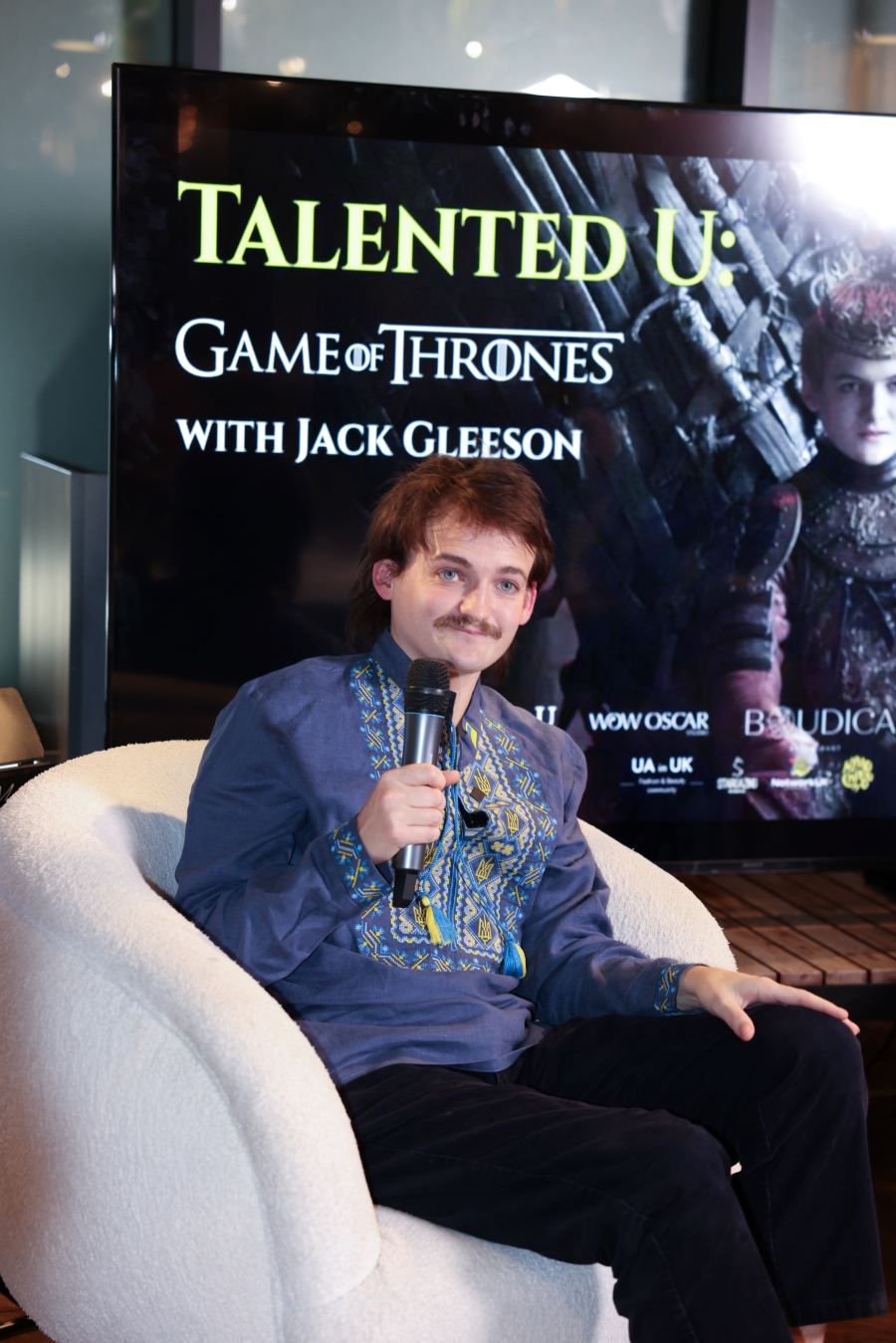 Зірка "Гри Престолів" у вишиванці сказав, що мріє зіграти Івасюка чи Сковороду (фото)