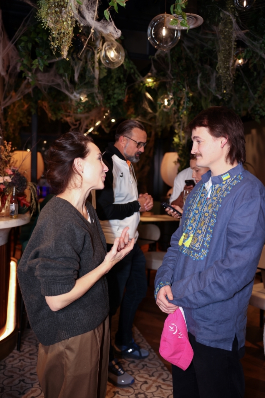 Зірка "Гри Престолів" у вишиванці сказав, що мріє зіграти Івасюка чи Сковороду (фото)