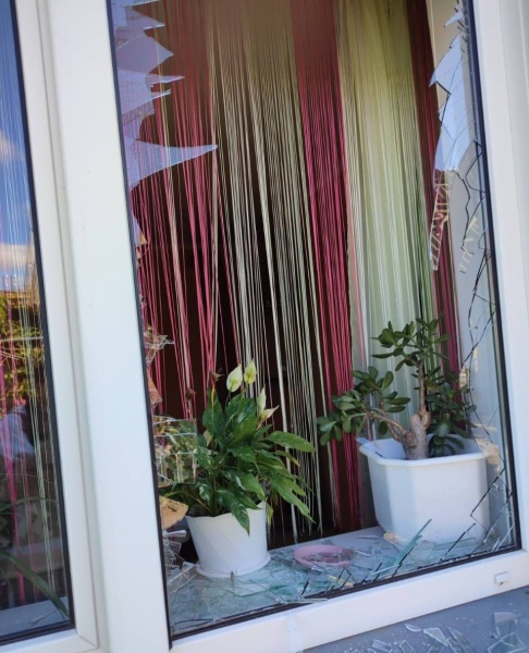 Russia strikes Ukraine's Dnipropetrovsk region, causing casualties and property damage