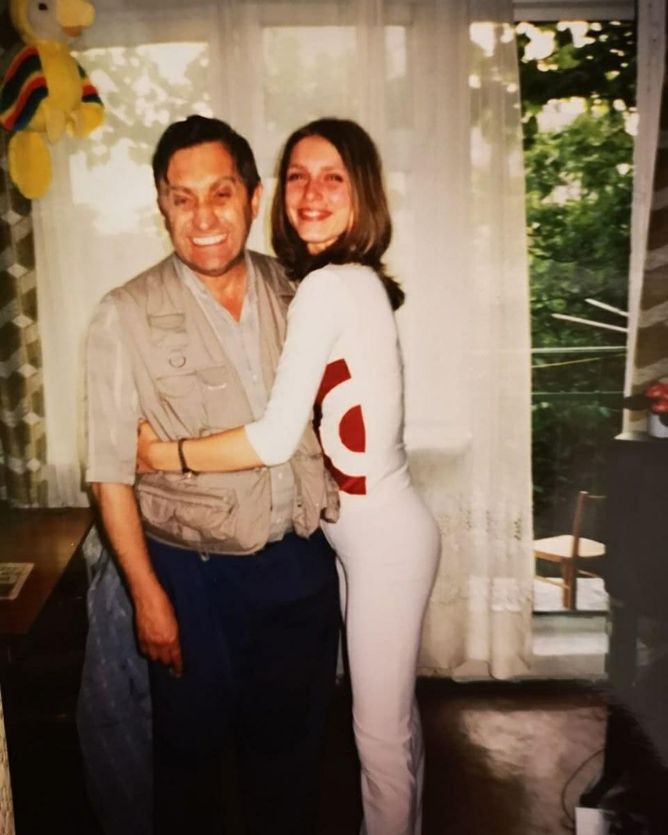 Марина Боржемская показала редкие семейные фото со своим отцом и детьми