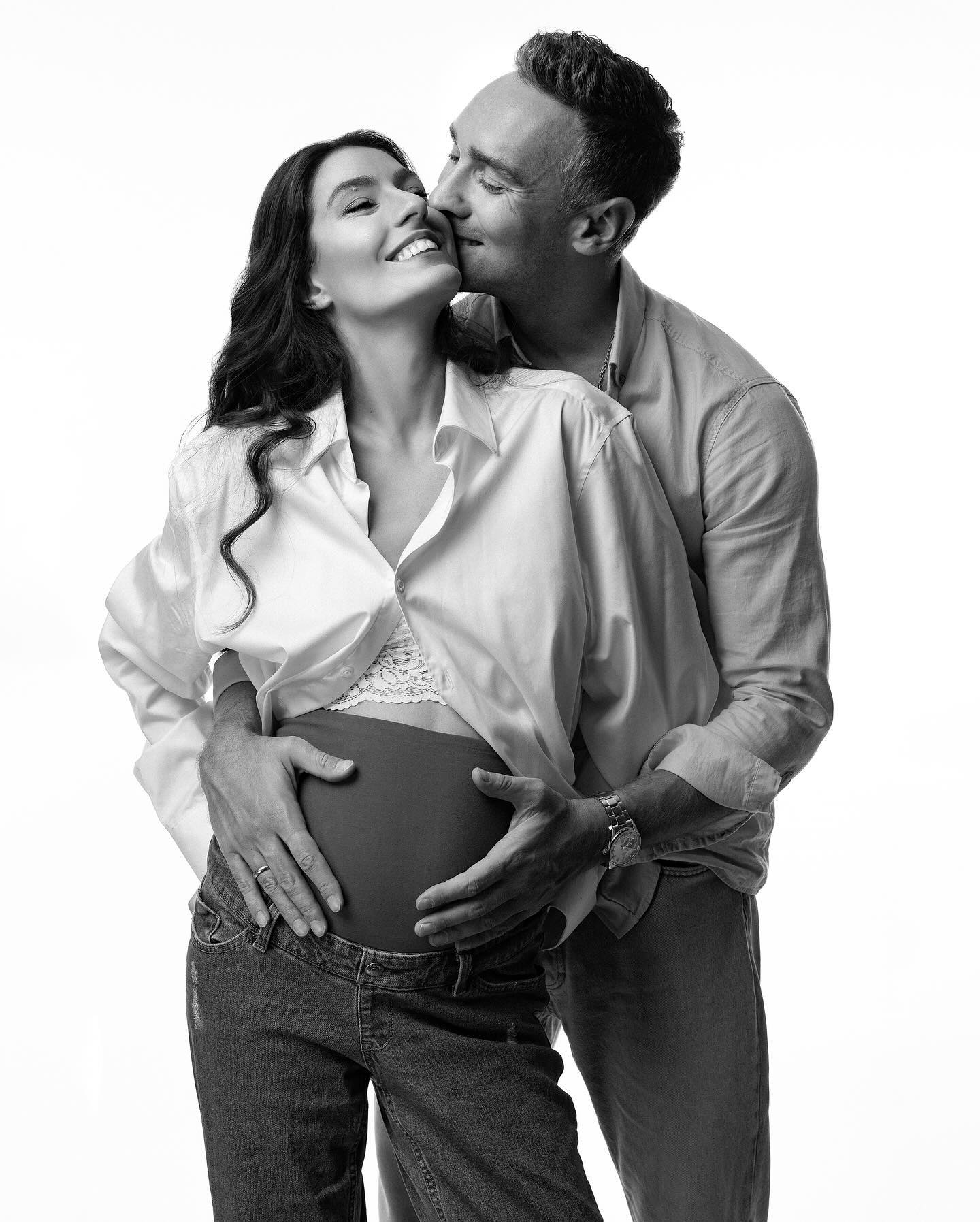 Бывший &quot;Холостяк&quot; Иракли Макацария и его красавица-жена ждут второго ребенка: нежные фото пары