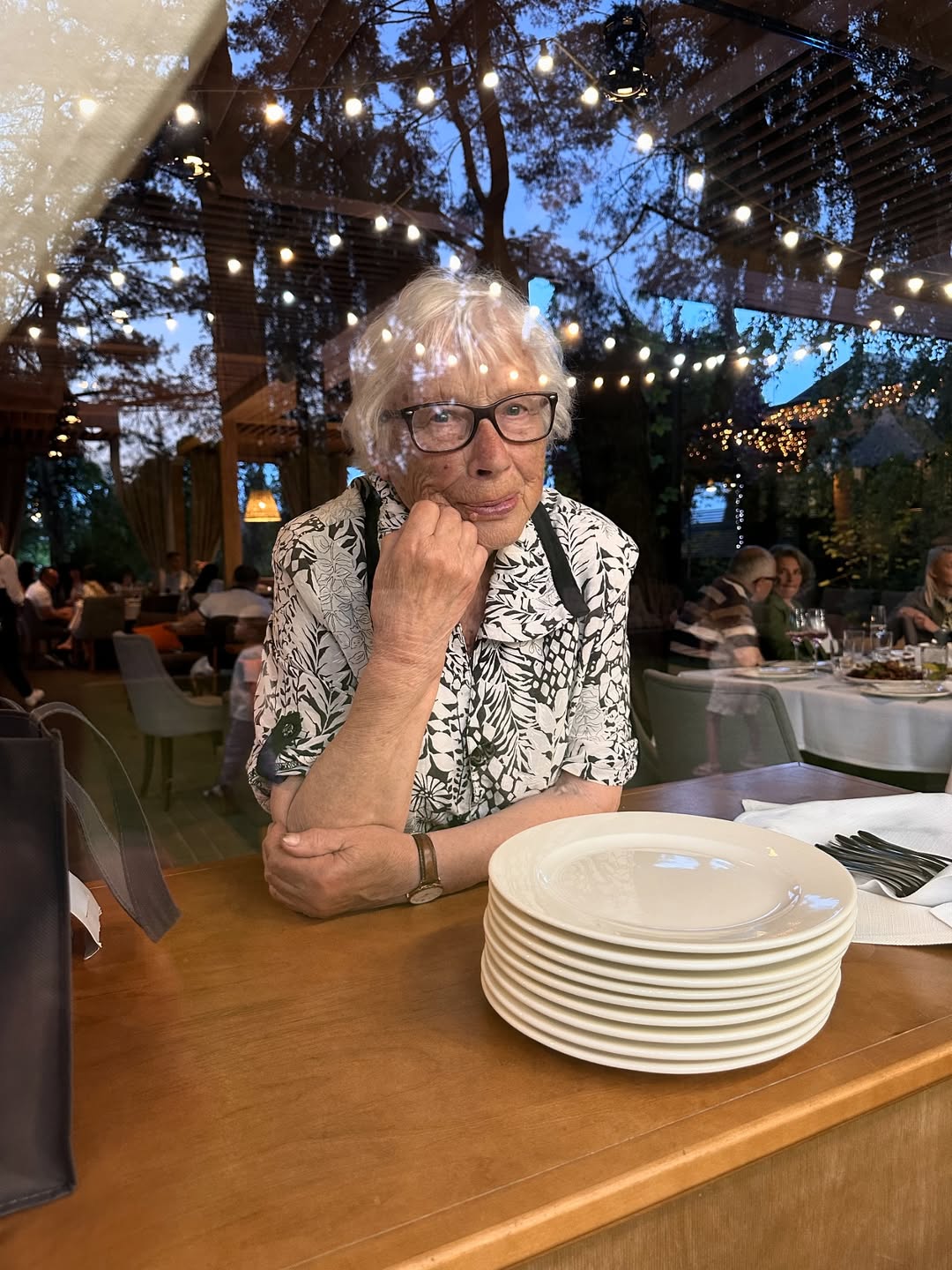 Катя Осадчая впервые показала бабушку, которой исполнилось 90 лет