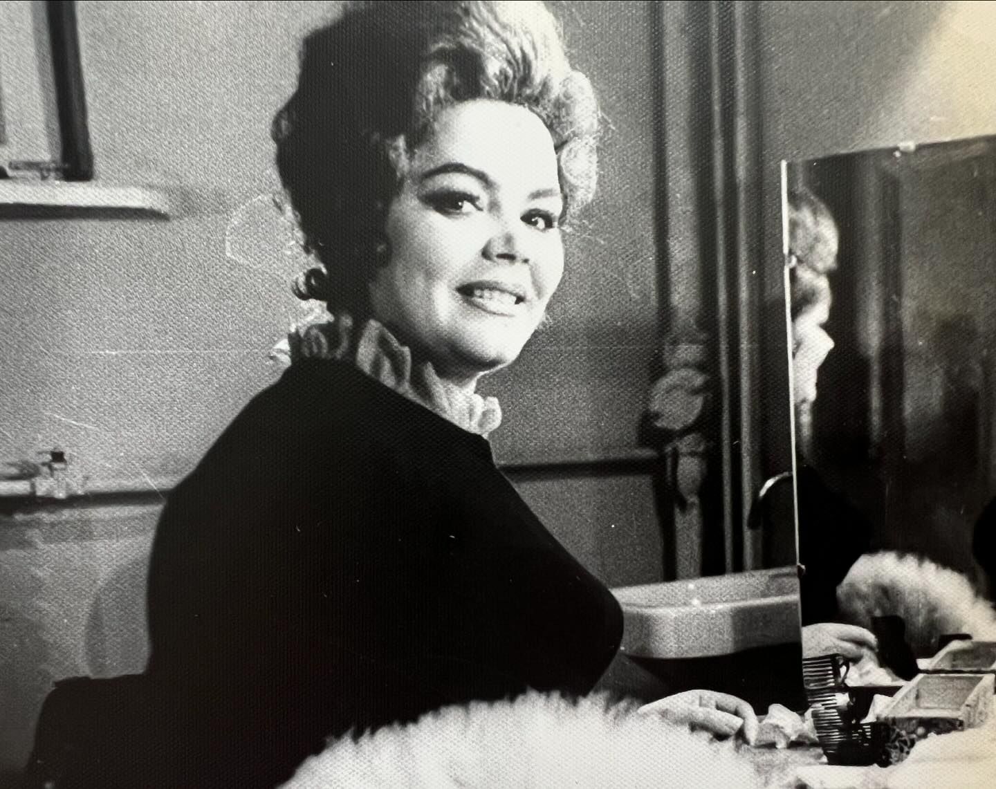 Ольга Сумская очаровала редкими фото покойной мамы в ее день рождения