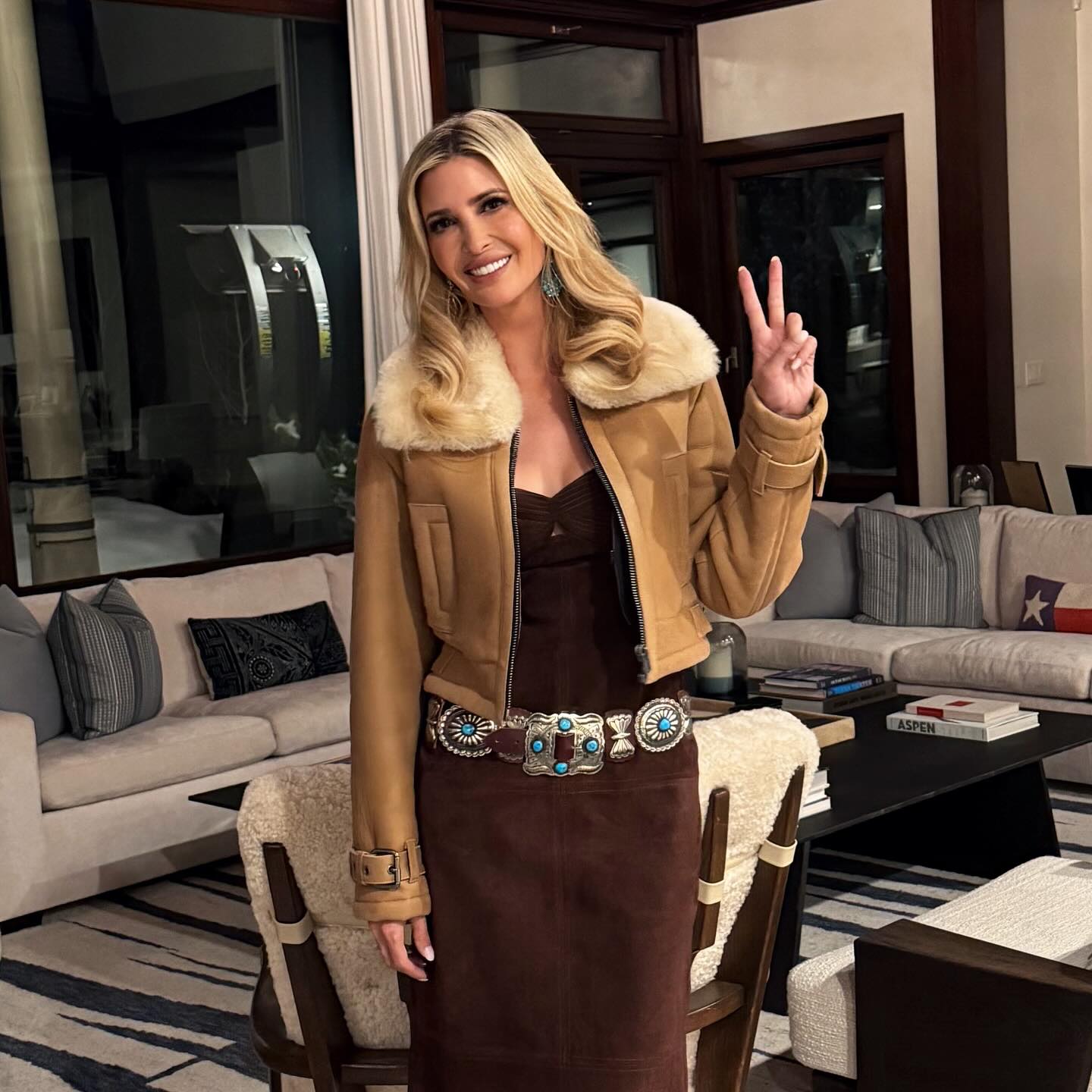 Берите пример! 8 потрясающих образов Иванки Трамп, от которых все в восторге