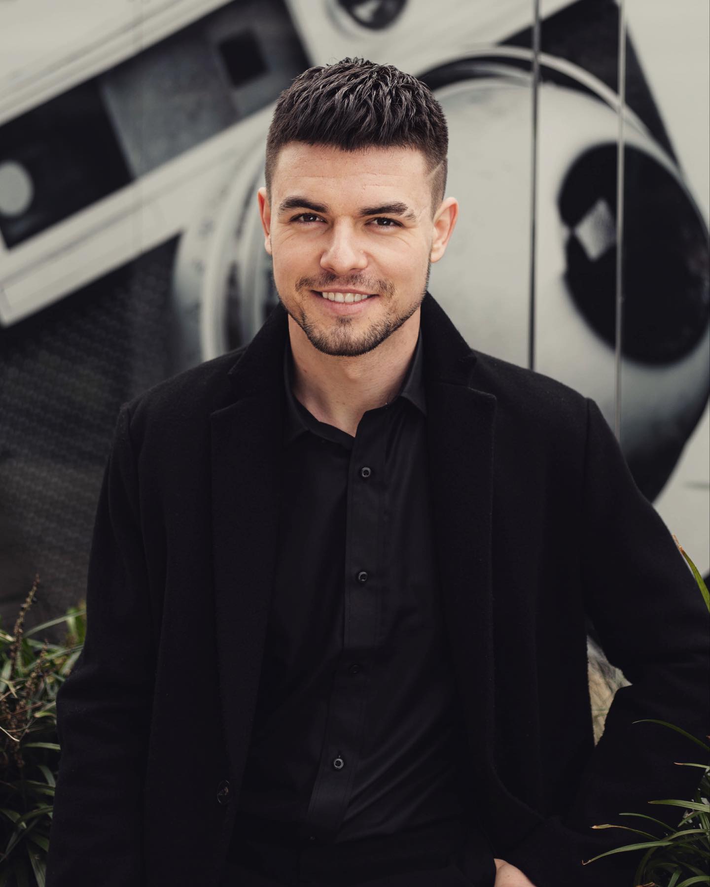 Украинский певец открыл ресторан в Лондоне: что там подают, какие цены и интерьер (эксклюзивные фото)