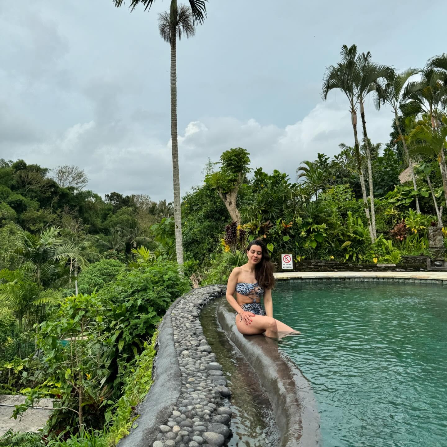 Рамина показала честные фото в купальнике без фотошопа