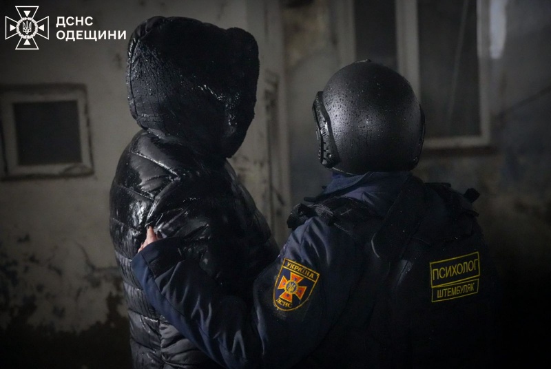 Russian attack on Odesa leaves woman dead under rubble