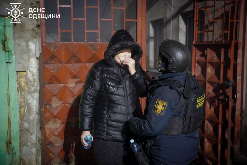 Russian attack on Odesa leaves woman dead under rubble