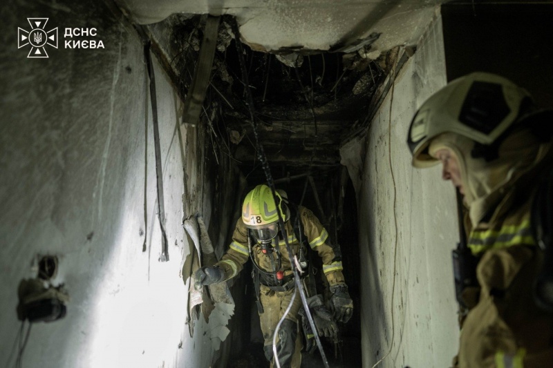 Kyiv apartment burns as Russian night attack causes structural collapse