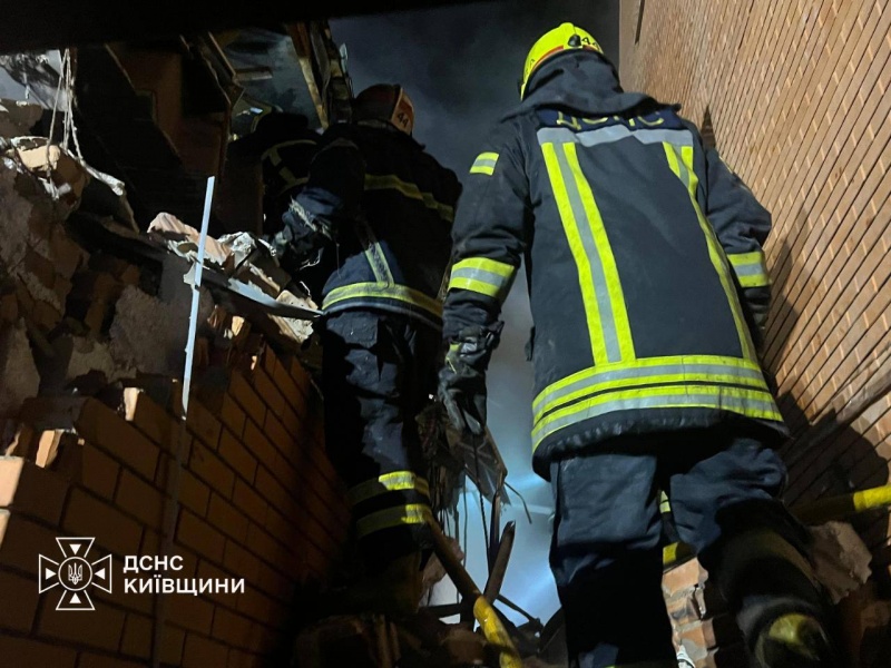 Kyiv region townhouses destroyed in Russian strike