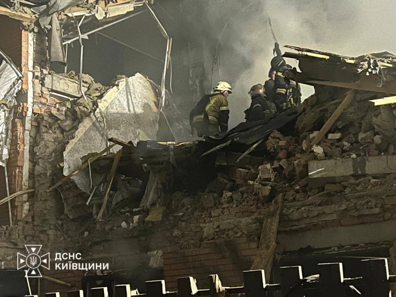 Kyiv region townhouses destroyed in Russian strike