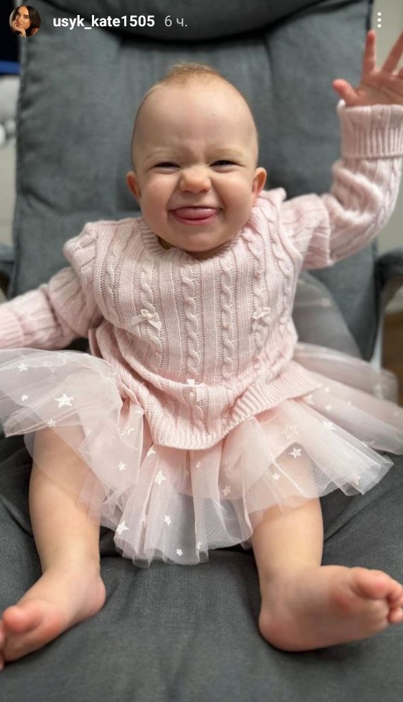 Дружина Усика замилувала новими фото з найменшою донечкою, якій виповнився рік