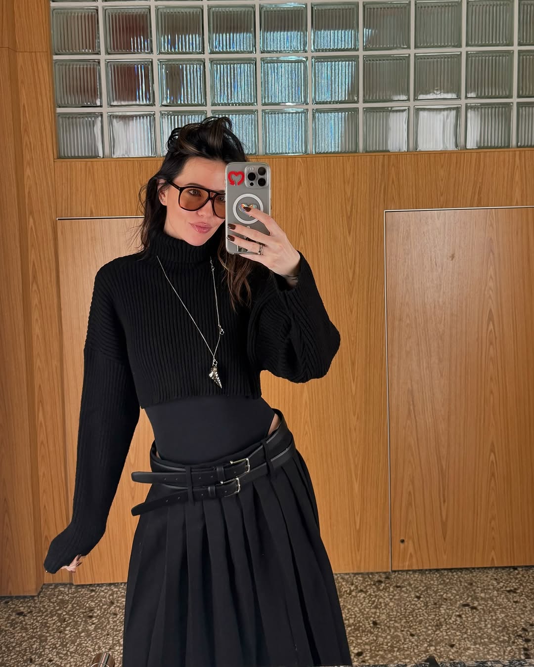 Как носить модные юбки зимой? Дорофеева, Никитюк и бывшая Остапчука показали идеи для стильных образов