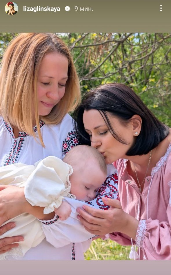 Зірка &quot;МастерШеф&quot; Ліза Глінська показала своїх 6-місячних доньок, які помітно підросли