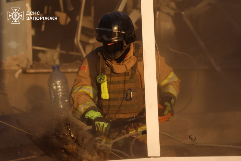 Russian airstrike on Ukraine's Zaporizhzhia leaves 20 injured, rescue work ends