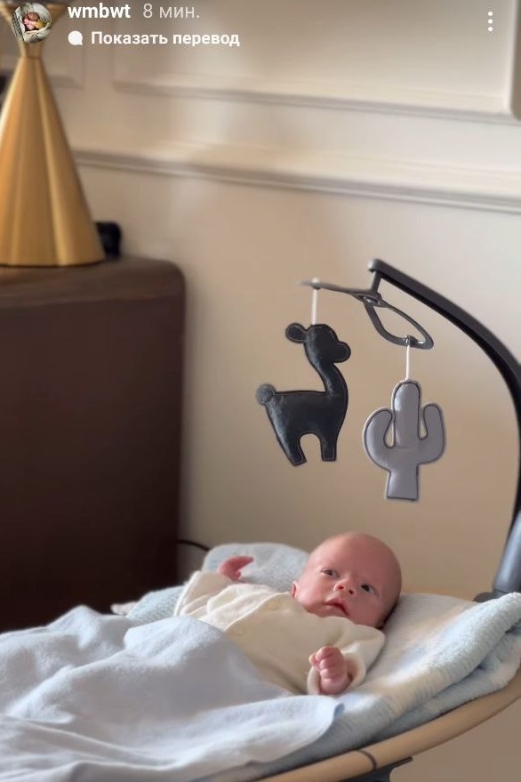 Звезда &quot;Холостяка&quot; очаровала новым фото новорожденного сына: на кого он похож