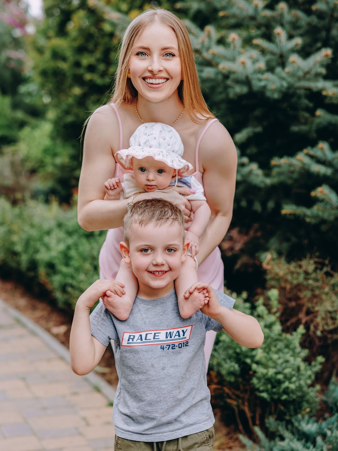 Звезда &quot;Кріпосної&quot; умилила фото с 5-месячной доченькой, имя которой до сих пор скрывает