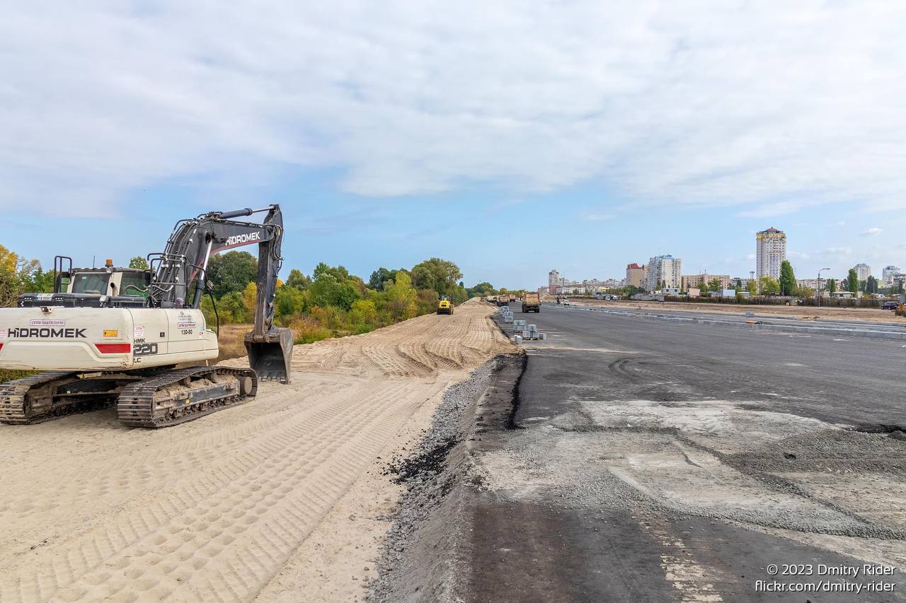 В Киеве строят Большую кольцевую дорогу: что уже успели сделать (фото)