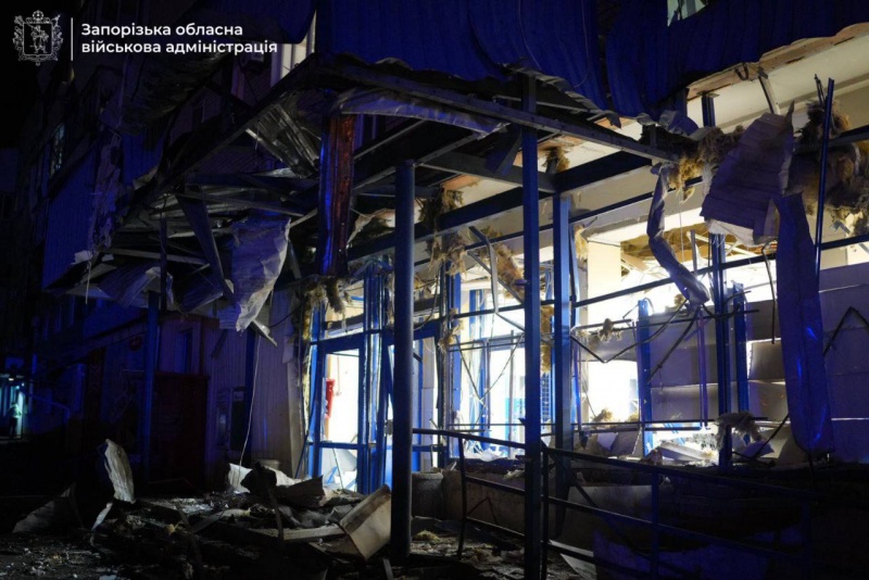 Russian forces strike Ukraine's Zaporizhzhia, targeting residential area and supermarket