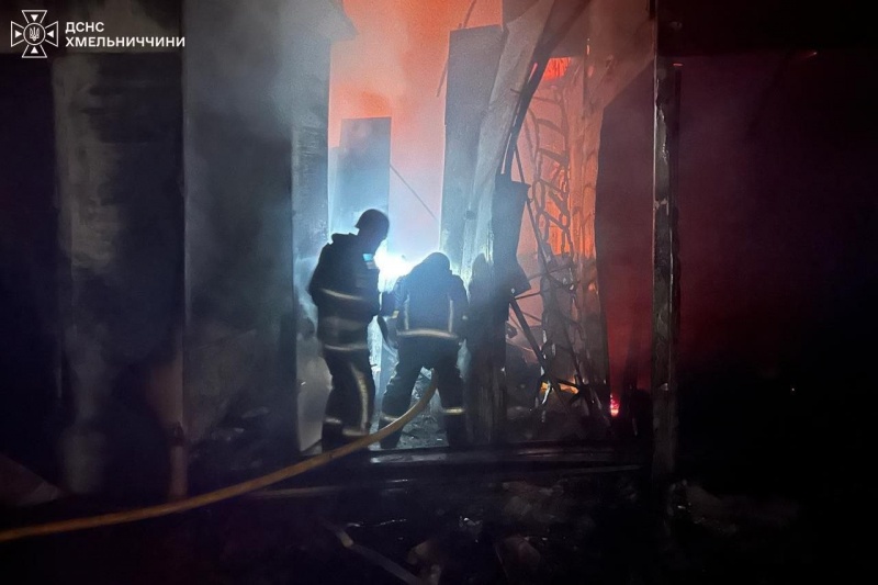Ukraine's rescuers in Khmelnytskyi hit by deadly secondary explosion after Russian strike