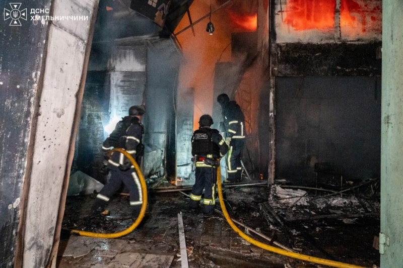 Ukraine's rescuers in Khmelnytskyi hit by deadly secondary explosion after Russian strike