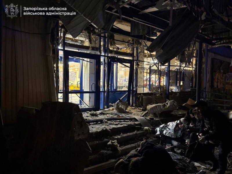 Russian forces strike Ukraine's Zaporizhzhia, targeting residential area and supermarket