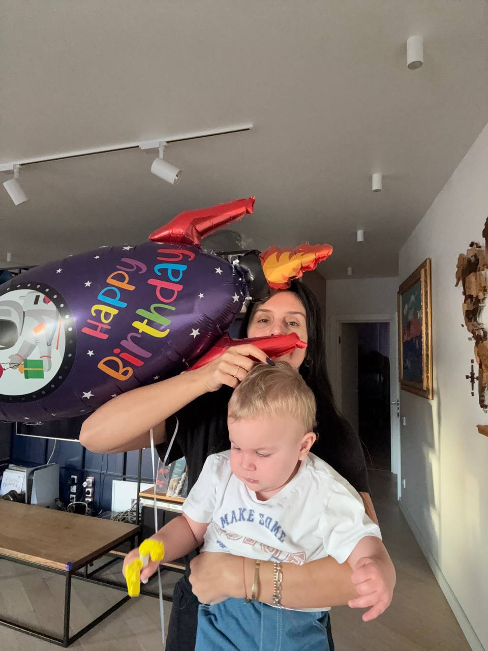 Джамала впервые показала лицо младшего сына Алима в важный день (фото)