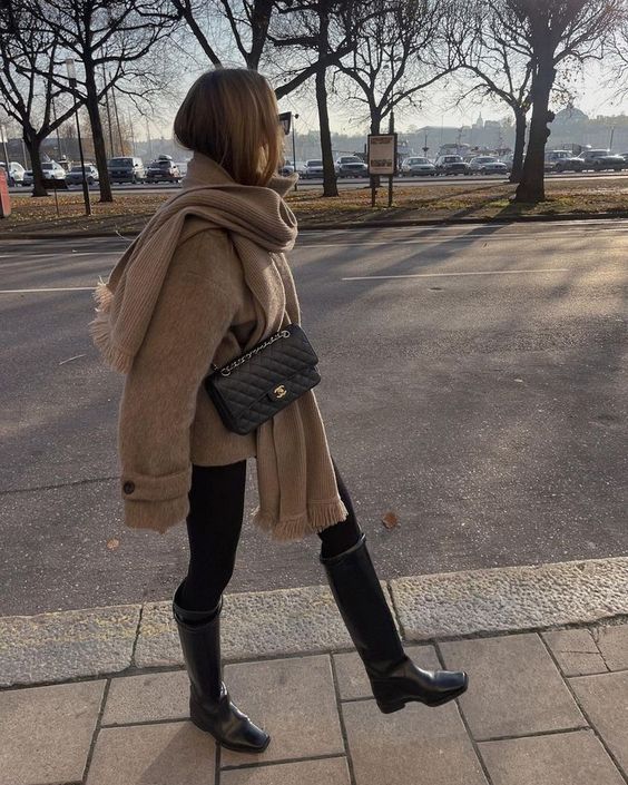 Тренд сезону: високі чоботи повертаються в моду восени 2025