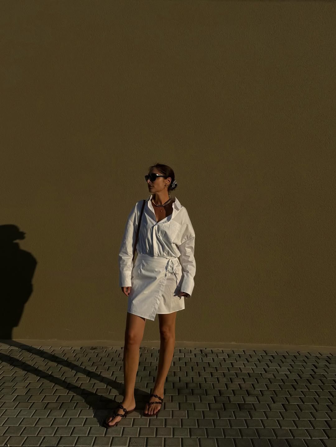 Забудьте про підбори: чому в'єтнамки стали наймоднішим взуттям літа 2025