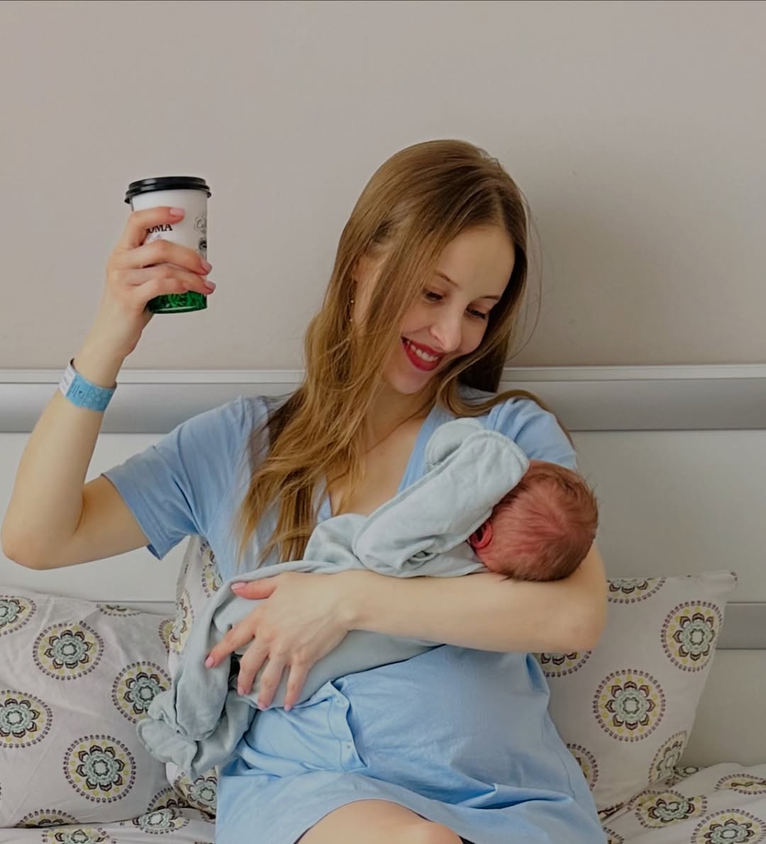 Зірка "Кріпосної" стала багатодітною мамою: стать та перше фото малюка