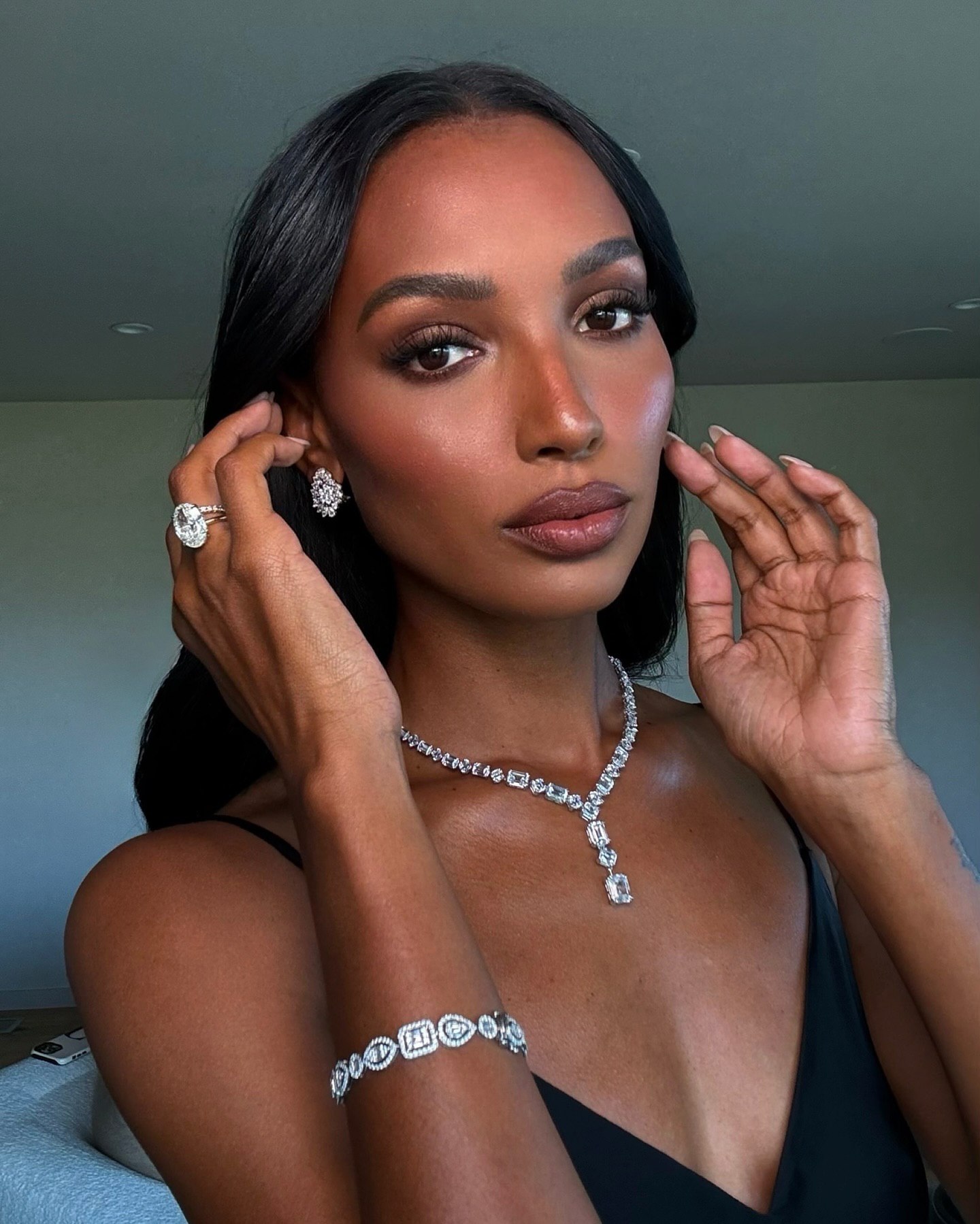 Тренды макияжа на зиму 2025: 5 идей, которые легко повторить в домашних условиях